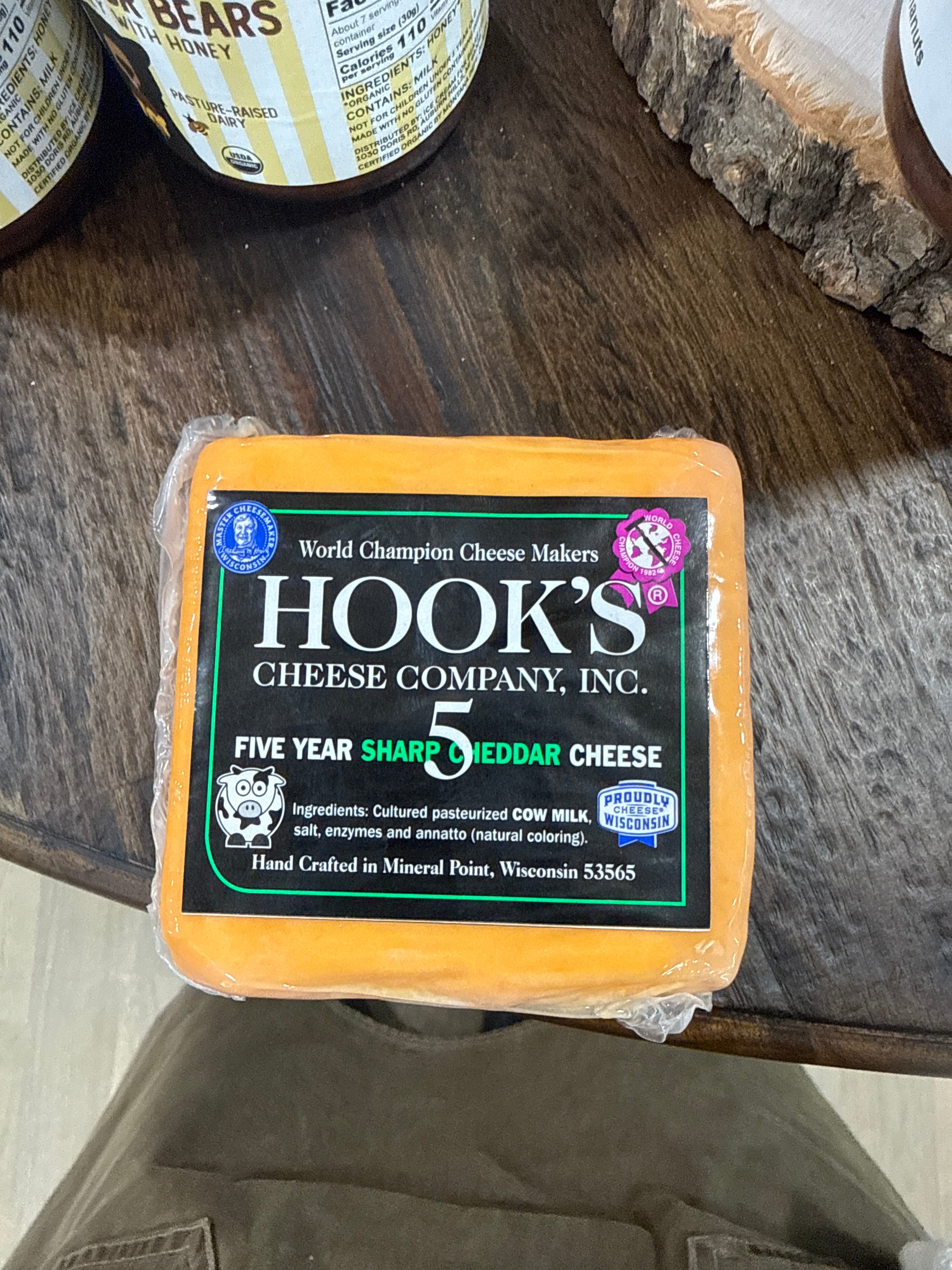 Hooks, sharp cheddar